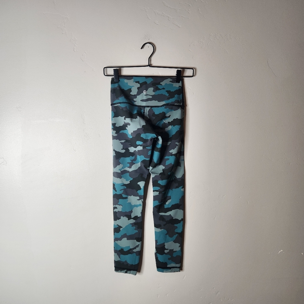 Lululemon Wunder Under HR Tight 25” In Camo Tidewater Teal Size 4 - Picture 3 of 7